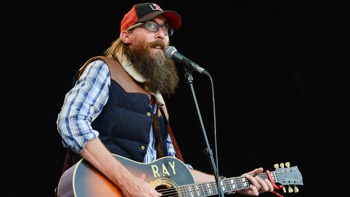 Crowder performing on tour